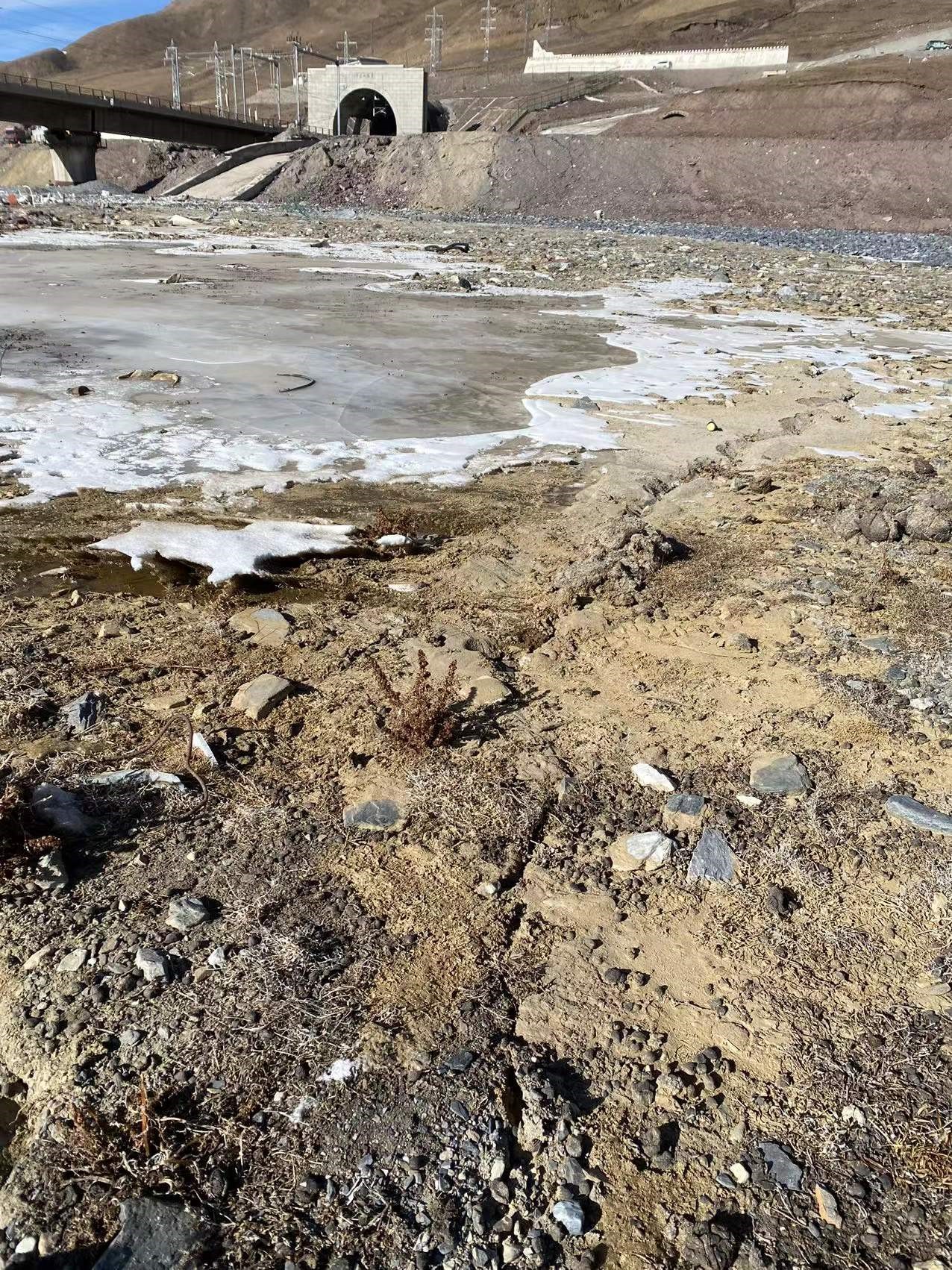 圖5 硫磺溝工程場地液化及地表開裂